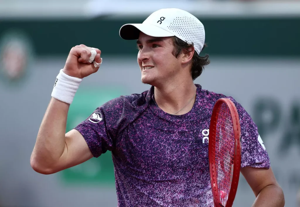 Imagem atual: João Fonseca x Novak Djokovic