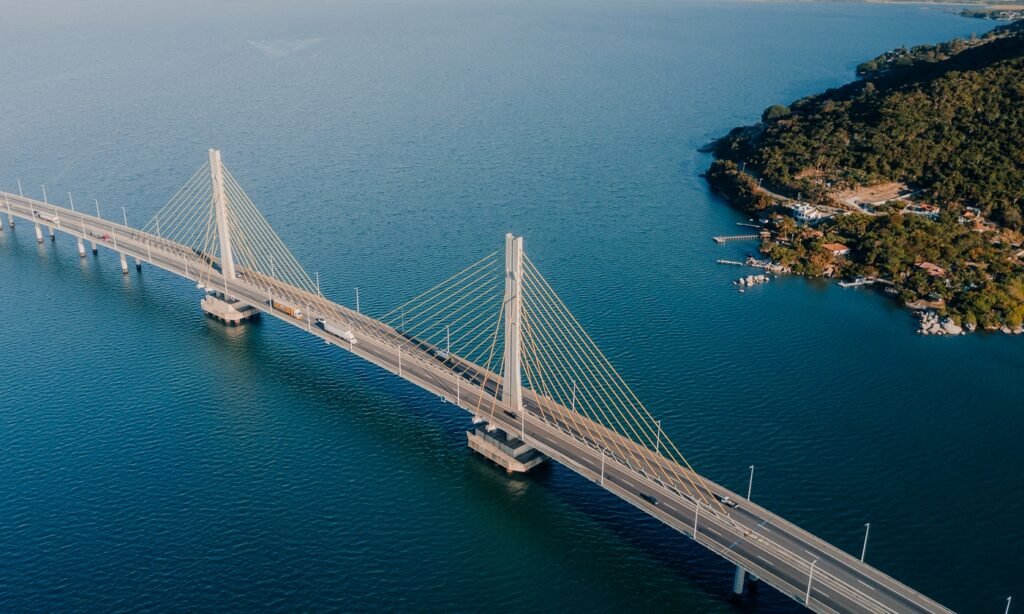 Ponte Anita Garibaldi é totalmente interditada para reparação emergencial em Laguna