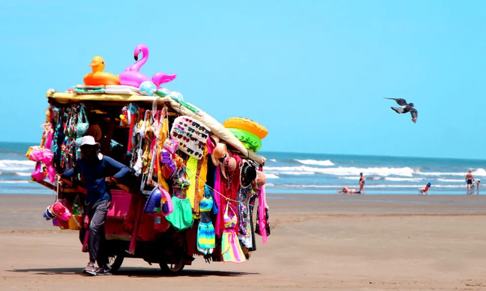 operação mira extrosão ambulantes nas praias de florianópolis
