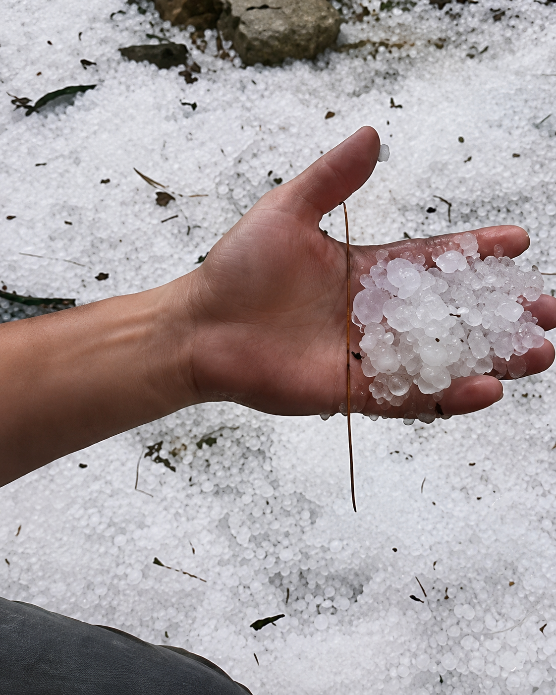Forte temporal com chuva de granizo atinge três cidades