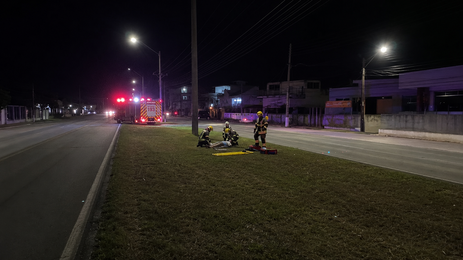 Mulher nua é encontarda morta em canteiro da SC-281