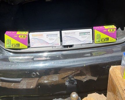 200 canetas emagrecedoras e 450 cigarros eletrônicos são apreendidos na fronteira