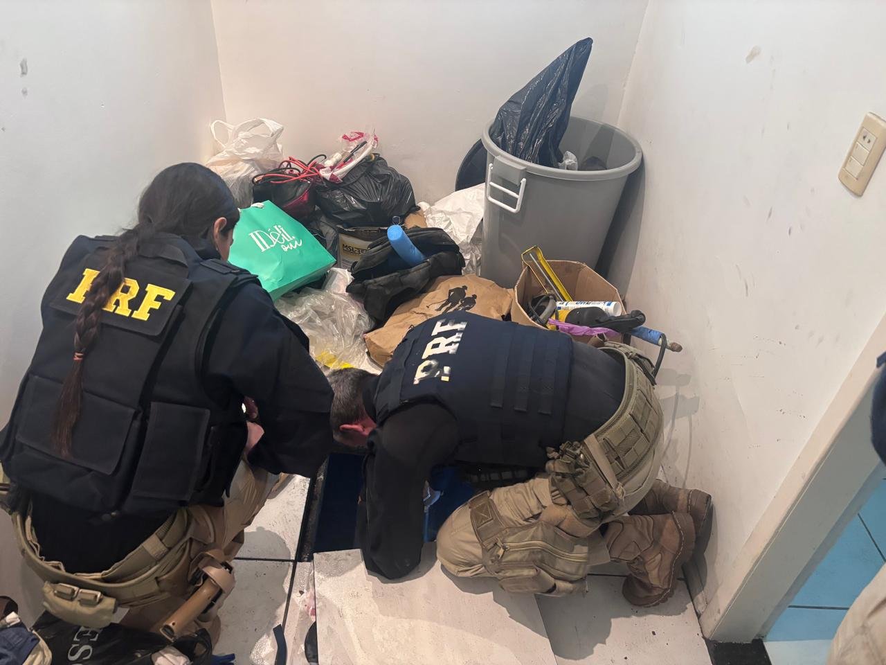 Depósito subterrâneo com mais de 200 kg de cocaína é descoberto em Itajaí