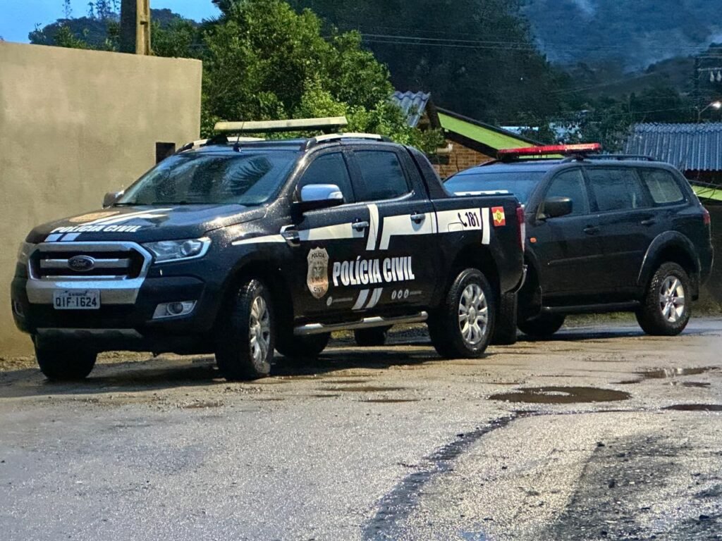 Dona de casa de prostituição é presa por manter funcionárias em condição análoga à escravidão em SC