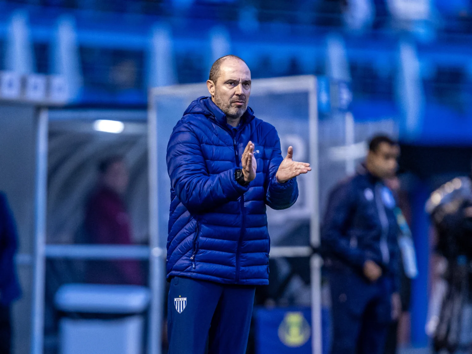 Allan Aal deixa o Avaí após 14 jogos pelo Brasileiro Série B 2026