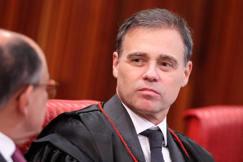Mendonça afasta Andrei Rodrigues da direção da PF após investigação do Banco Master