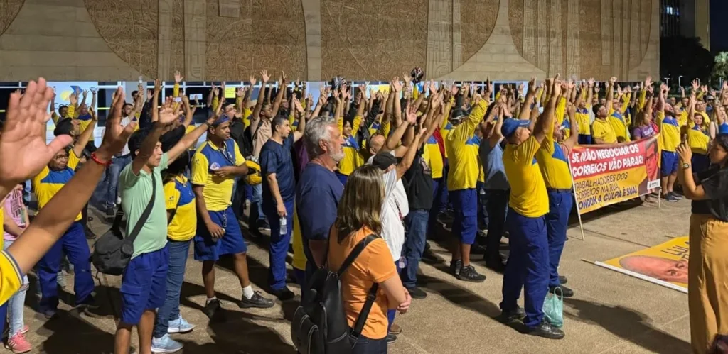 Greve dos Correios completa 4 dias e segue sem data para terminar