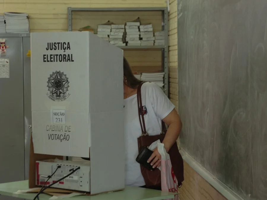 ELEIÇÕES: Acabou a luz, e agora? Como a falta de energia afeta as votações em Santa Catarina