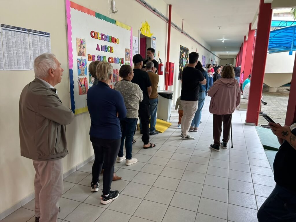 MPSC registra irregularidades de propaganda eleitoral no início da votação em SC