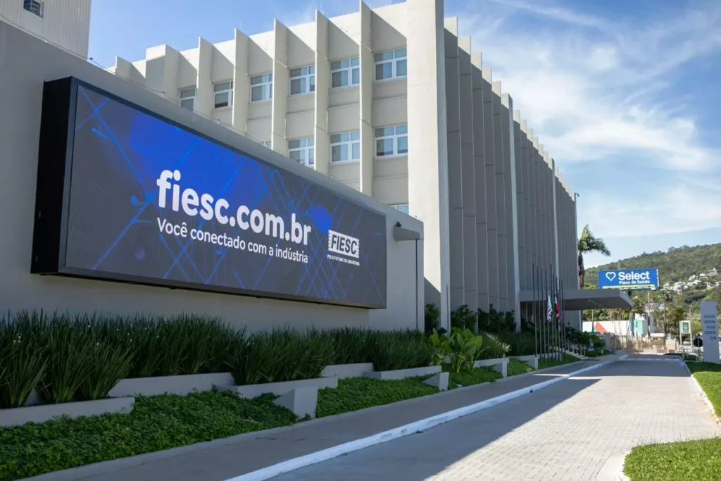Fiesc critica discussão sobre fim da escala 6x1 às vésperas das eleições: "contamina o debate"