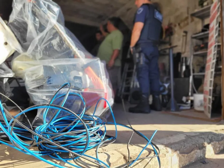 Furto de fios reduziu 50% em Florianópolis nos últimos meses, afirma a coordenadora de Iluminação Pública da capital