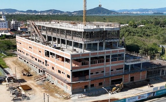 Obras do Hospital Regional de Palhoça atingem 21% de execução